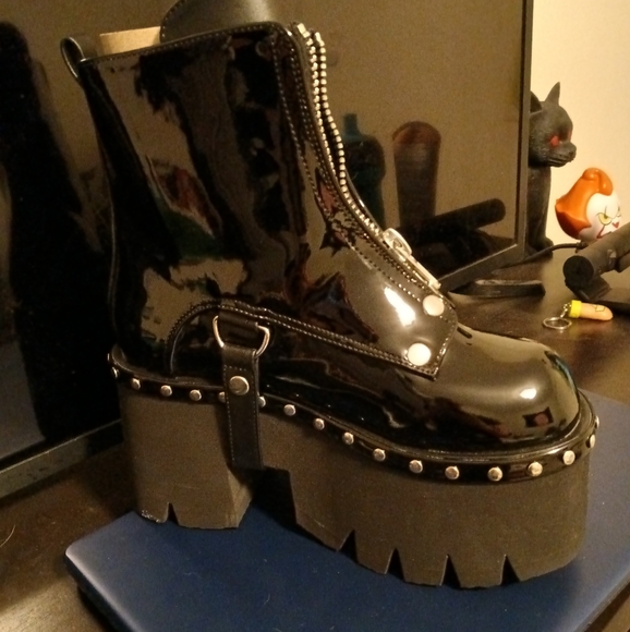 Demonias ashes - 100 - Picture 3 of 7